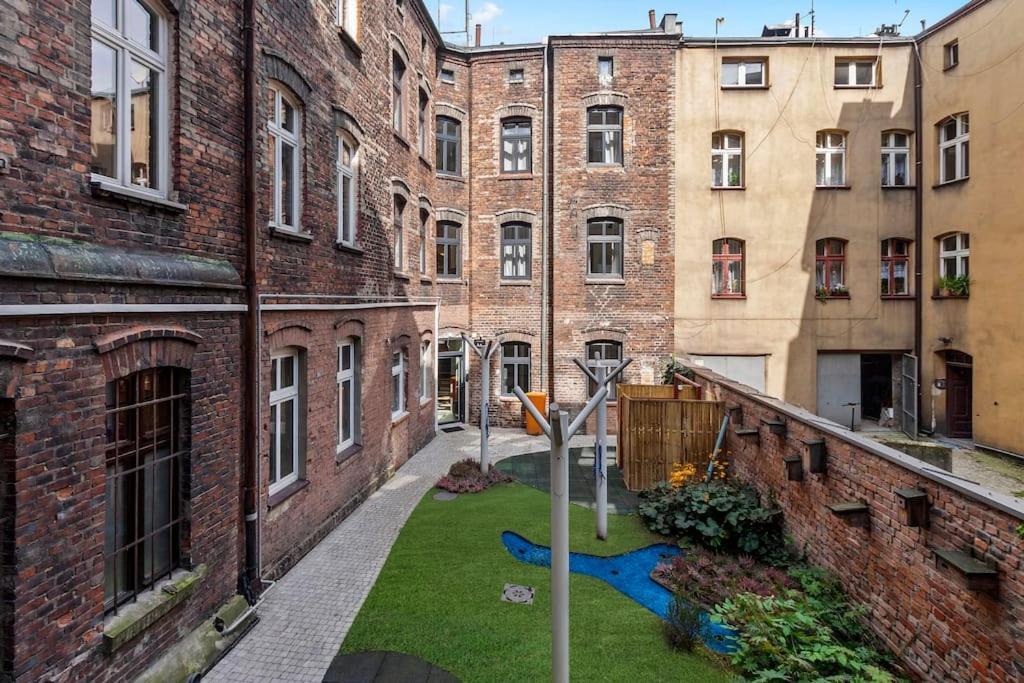 Niewielki Z Dwoma Sypialniami- Self Check-in Katowice